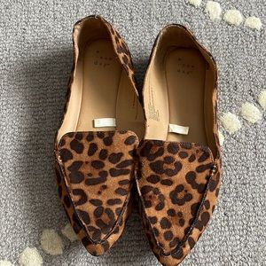 Leopard print flats ! Size 8.5. Like new!
